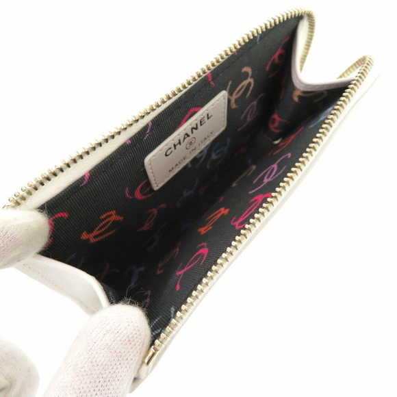 CHANEL White Caviar Leather Logo Wallet - Picture 7 of 9